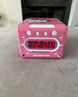Hello Kitty KT2053A AM FM Stereo CD Player Dual Alarm Clock Radio Pink Sanrio