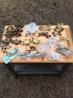 Large Assortment Vintage/Antique Drawer Pulls.      $1 each