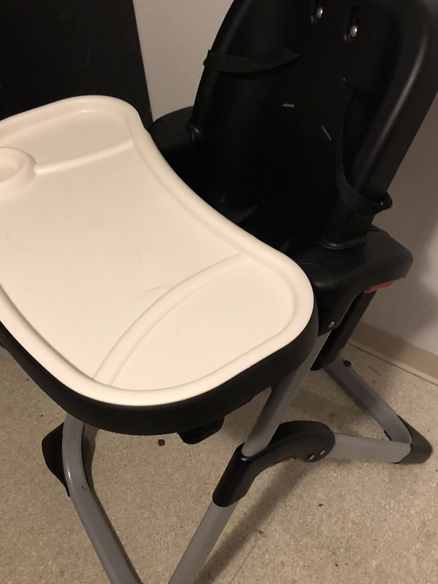 Highchair With Removable Tray And Booster