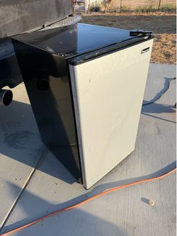 Magic chef refrigerator