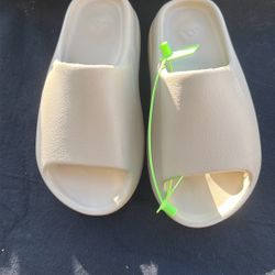 Yeezy Slide 