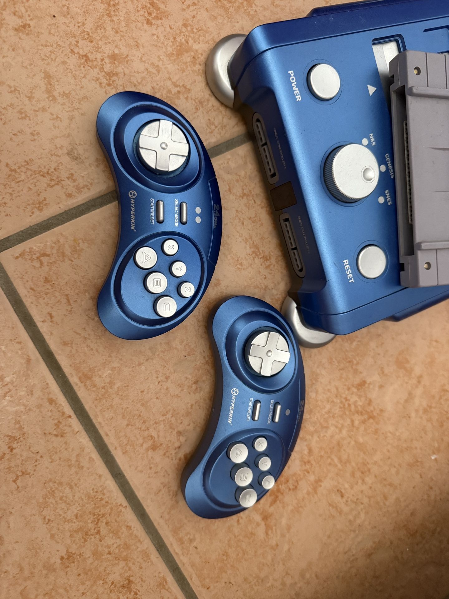 Hyperkin Retron 3 Console With Super Mario All Stars Game 2 Controllers