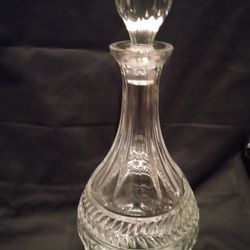 Decanter With Topper 