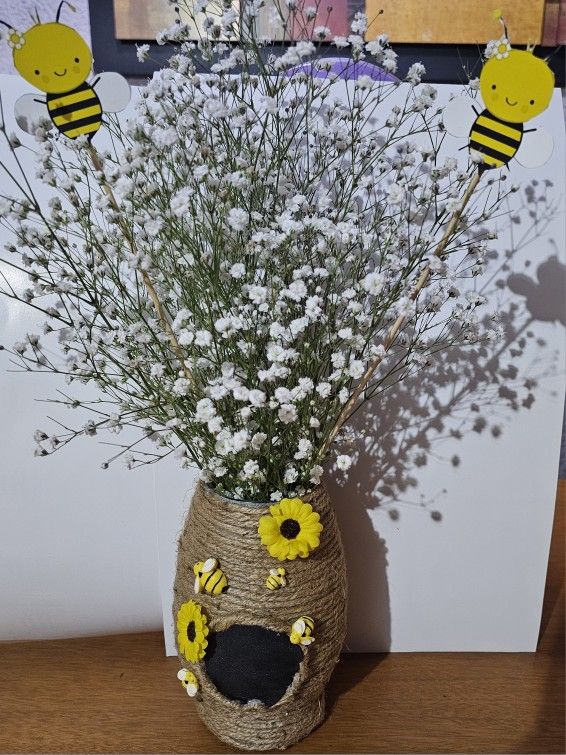 Little Bee Themed Centerpiece