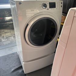 GE Washer And And Dryer With Pedestals 