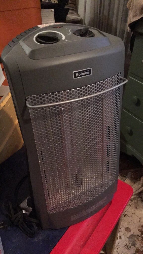 Holmes electric space heater !!! Get It Now Before It’s Cold