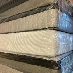 💫BRAND NEW MATTRESS 💫 ❇️BEST PRICES IN TOWN 💰💰 ✳️GREAT QUALITY 💯 ❇️ALL SIZES AVAILABLE 🛏 ➡️MEMORY FOAM 🛏 ➡️PILLOW-TOP🛏 ➡️REGULAR🛏 🔹WARRANT