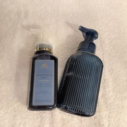 Bath And Bodyworks Foaming Handsoap And Soap dispenser