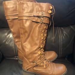 Boots Size  6