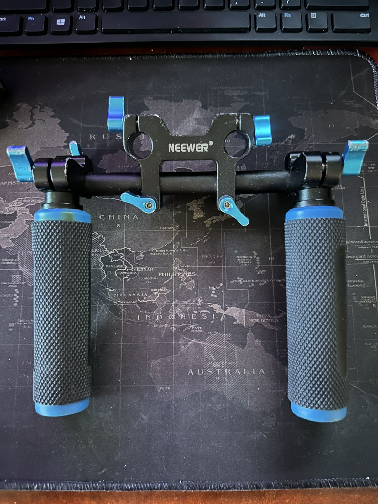 Neewer Shoulder Rig Handles With 15mm Rod Mount