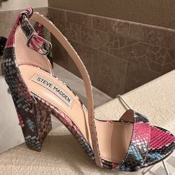 Steve Madden 7.5 High Heels