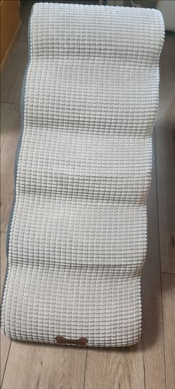 5 Step Cushion Pet Stairs Like New
