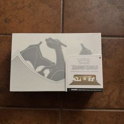 Pokemon Sword & Shield Ultra-Premium Collection: Charizard