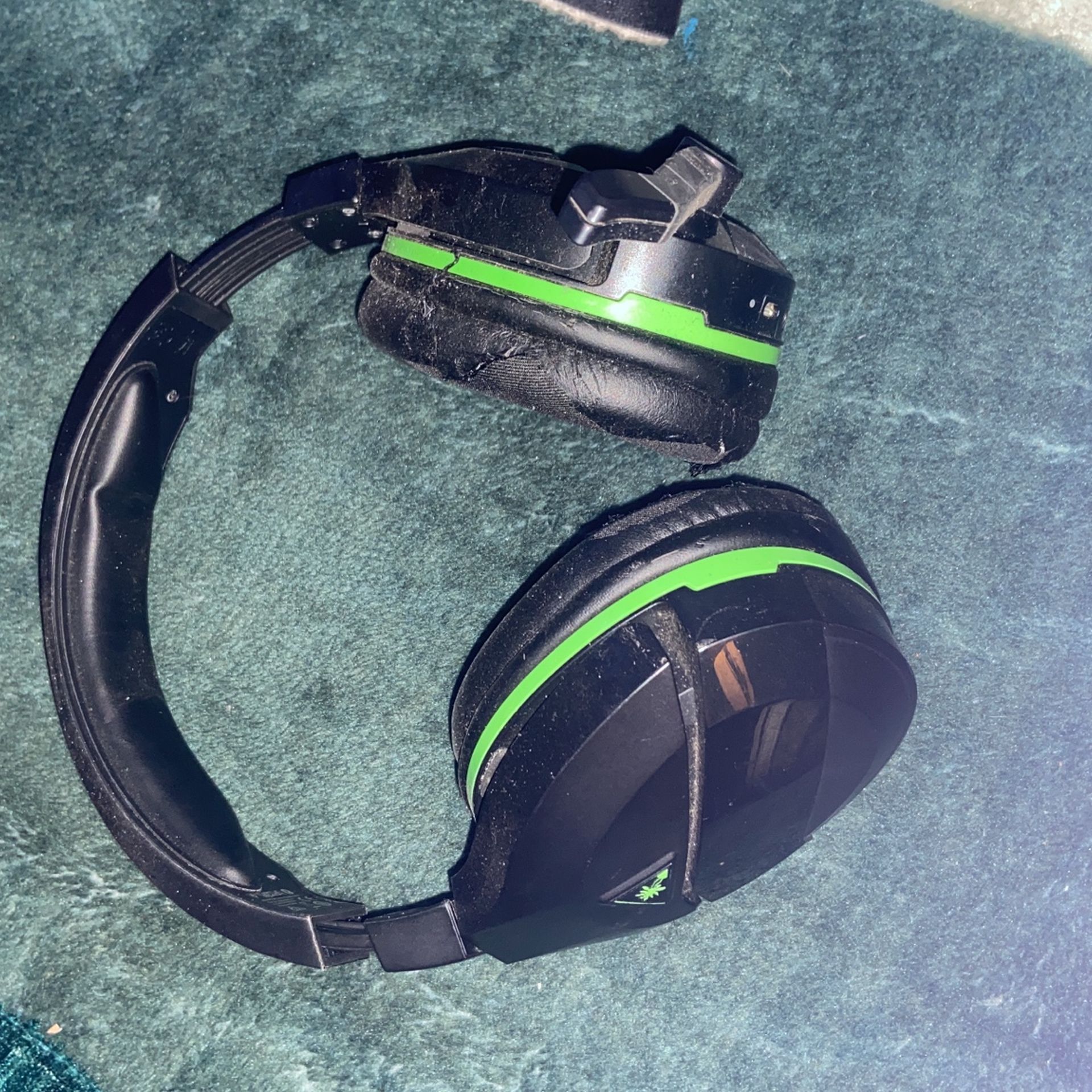 Turtle Beach Stealth 700 Premium Wireless Surround Sound Gaming Headset for Xbox One