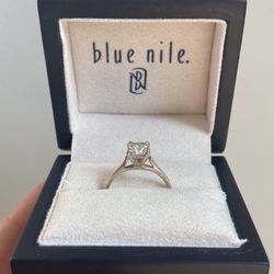 Blue Nile Diamond 1.00 carat Diamond Engagement Ring