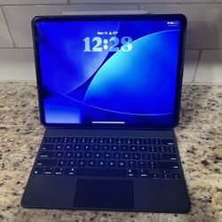 Apple iPad Pro with Accessories