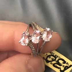 Cute Ring  Size 5
