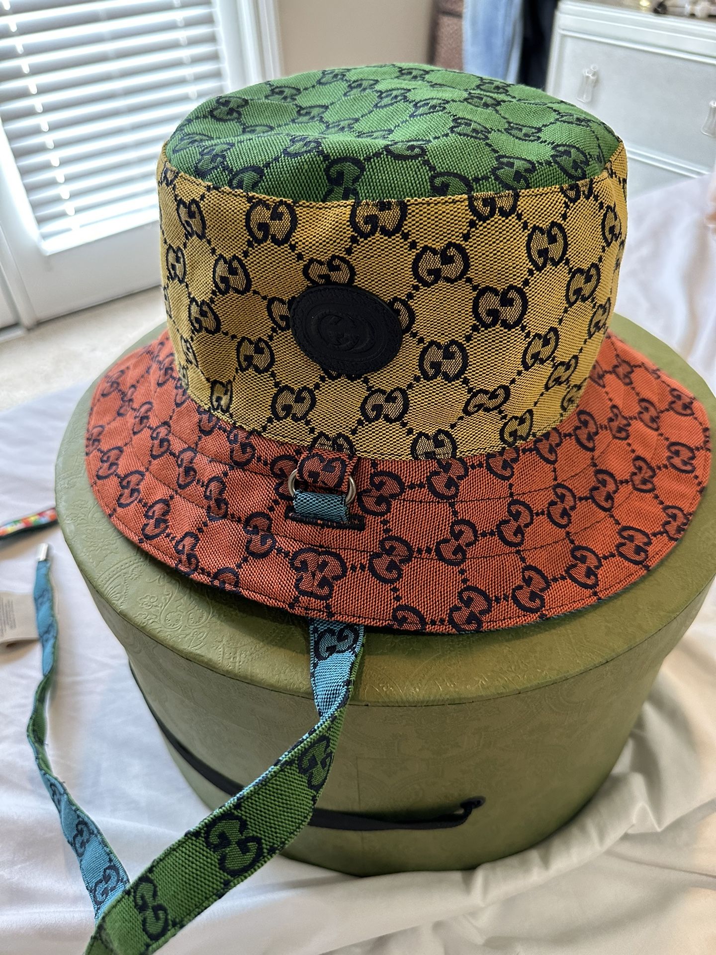 Reversible Gucci Multicolor Bucket hat for Sale in Houston  display picture 2