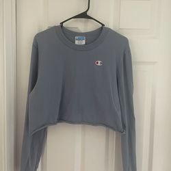 Champion women's crop sweatshirt. Size Medium.
