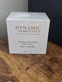 Dynamic Gemstone Pearl-Infused Stem Cell Day Cream