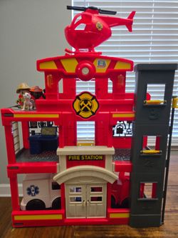 Large Fire Station Playset + Vehicles & Figures