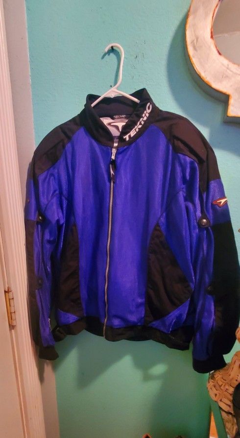 Teknic Motorcycle Racing Jacket..comes With Elbow And Back Pads Build In The Jacket..size 48/58..xl..Great Condition!