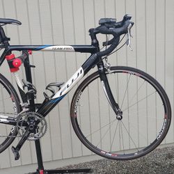 Fuji Road bike 55cm (22 Inches) Carbon Fiber Frame