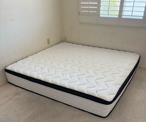 LOONGYOON 12" King Hybrid Mattress – Like New / Guest Room Only