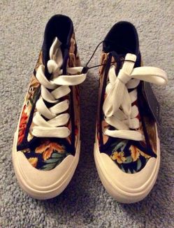 Brand new Zara kids shoes (size 1.5)