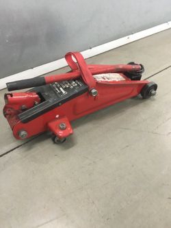 Portable floor Jack.