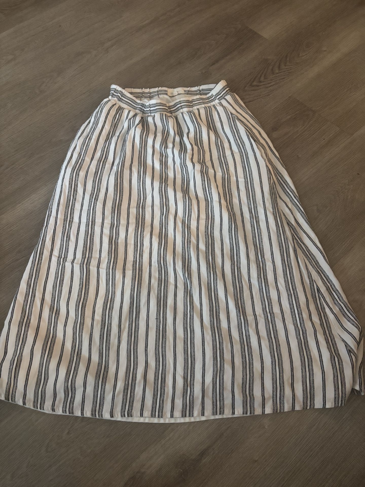 striped skirt