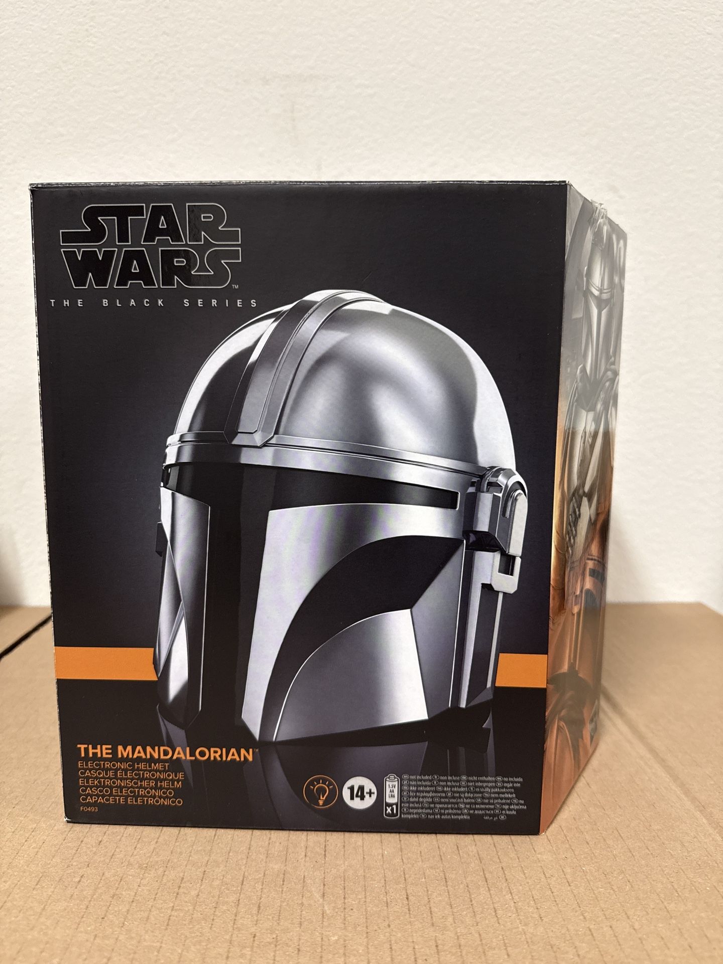 Star Wars The Black Series Mandalorian Electronic Helmet Premium Collector NEW