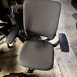 Steelcase Amia Chair-Desk Office Gaming chair