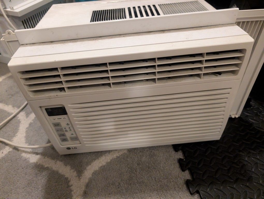 LG 6,000 BTU WINDOW AIR CONDITIONER