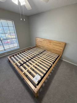 Silk & Snow Wooden Bed Frame with Headboard, Solid Rubberwood, King Size