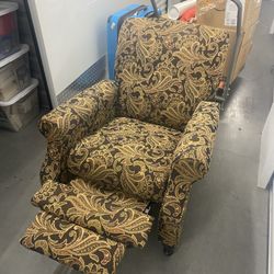 Two La-z-Boy Recliners Like New 