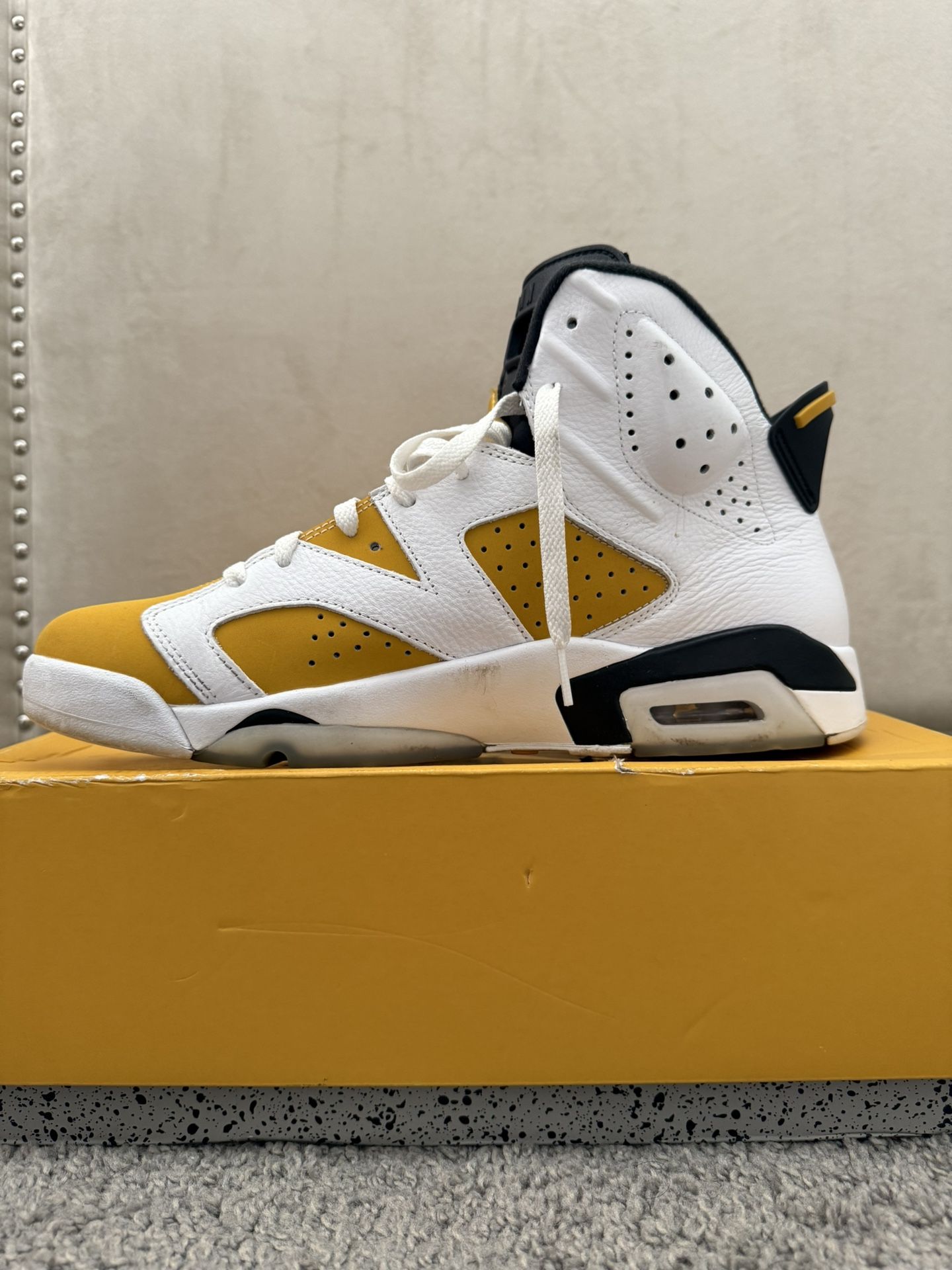 Jordan’s 6 Men’s Size 13