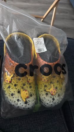 Pikachu  Crocs 09/28/2022 release