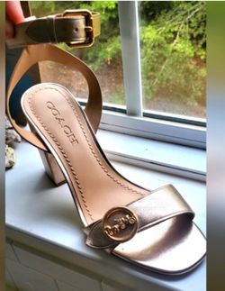 Coach CHAMPAGNE MADDI 85 MTLE leather SANDAL Sz 5 preowned