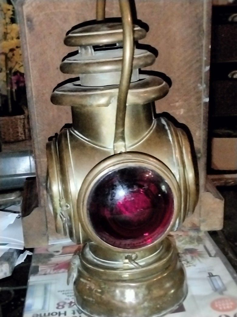 Dietz Dainty Brass Oil Lamp Locomobile