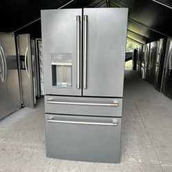 Café Black Stainless Fridge Everything Works Great 60 Days Warranty 📍5413 U.s 92 Plant City Fl