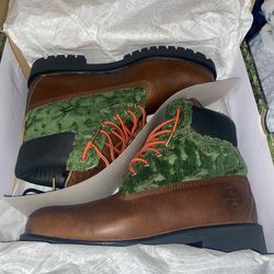 New Timberland Boots Size 9M