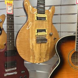 Michael Kelly hourglass, limited maple patriot electric guitar, excellent condition