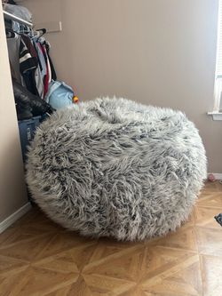 Huge round fluffy bag chair