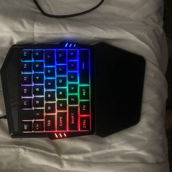 High Quality LED Light up Gaming Keyboard For Pros