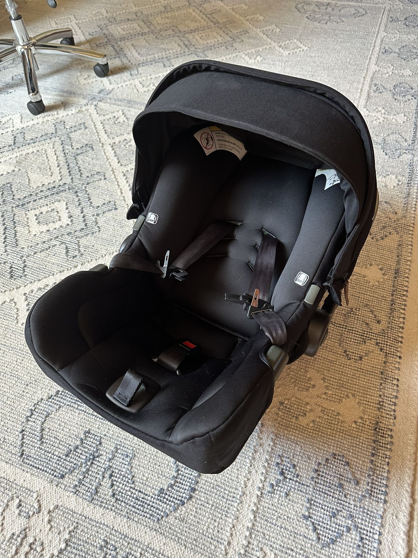 Nuna pipa car seat 