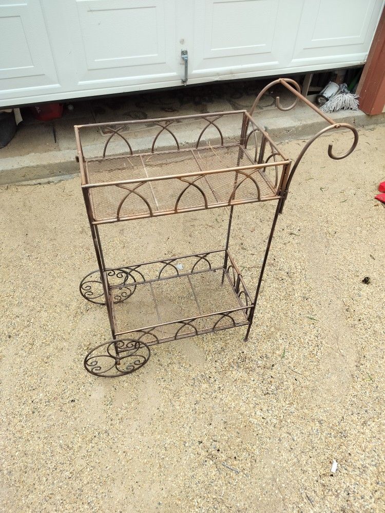 Metal Plant Holder 
