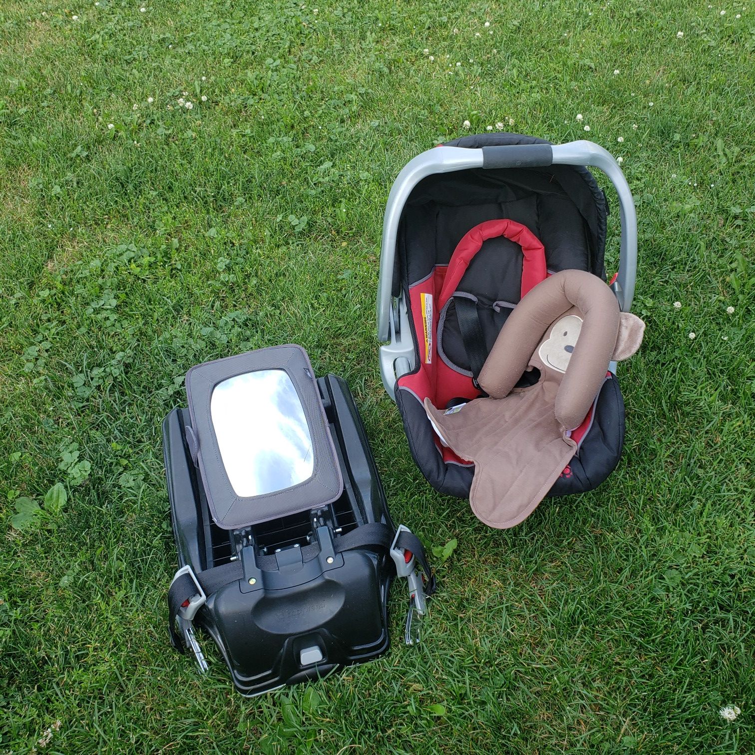 BabyTrend Car Seat Set - Carrier, Base, etc