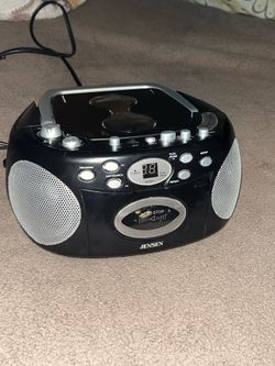 Jensen CD-540 Portable Stereo CD Cassette Recorder with AM/FM Radio