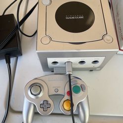 Silver Nintendo GameCube Bundle 